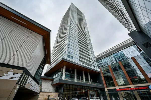 17 Bathurst ST #915, Toronto C01, ON M5V 0N1