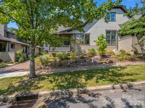14 Keats RD, Black Mountain, NC 28711