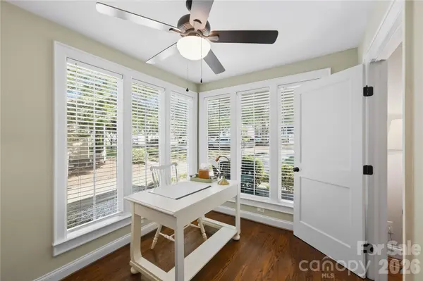 2424 Kingsbury DR, Charlotte, NC 28205