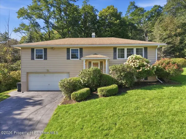 441 Sumner AVE, South Abington Twp, PA 18411
