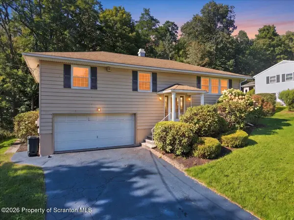 441 Sumner AVE, South Abington Twp, PA 18411