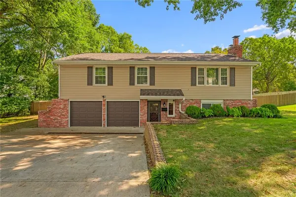 5819 Perry LN, Merriam, KS 66203