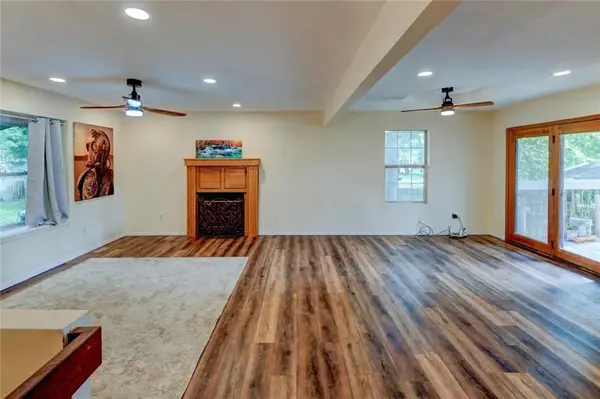 109 Garden ST, Grain Valley, MO 64029