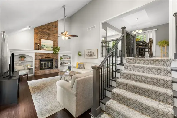 405 N Mesquite ST, Olathe, KS 66061