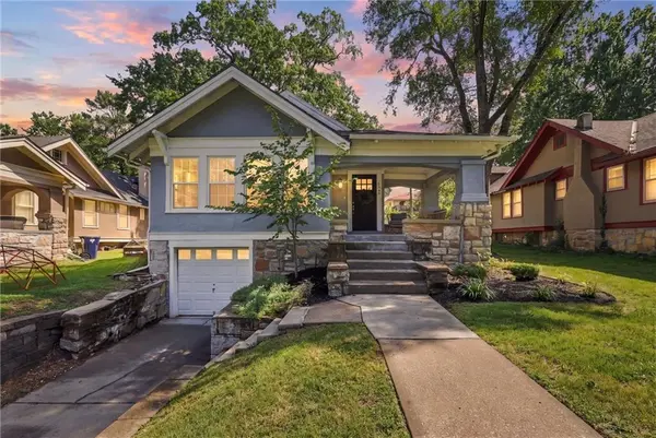 5615 Charlotte ST, Kansas City, MO 64110