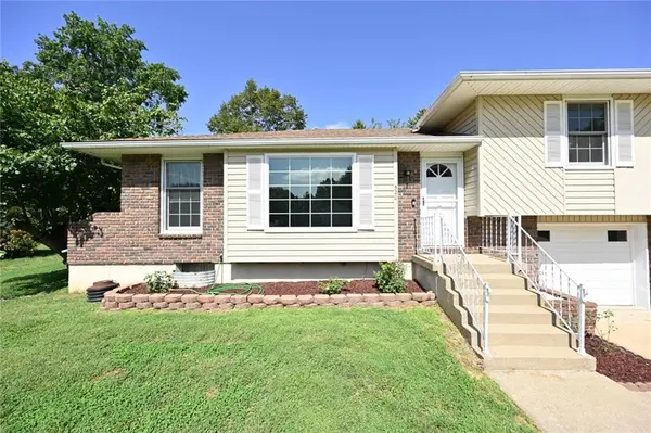 520 Thomas DR, Platte City, MO 64079