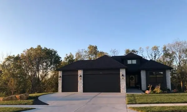 518 Turnbridge DR, Raymore, MO 64083