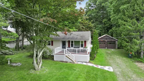 13 Arbutus ST, Putnam Valley, NY 10579