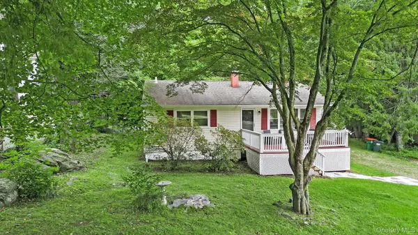13 Arbutus ST, Putnam Valley, NY 10579