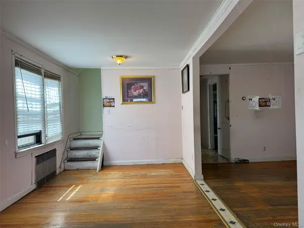 76-36 166th ST, Fresh Meadows, NY 11366