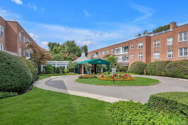 1390 Broadway #119, Hewlett, NY 11557