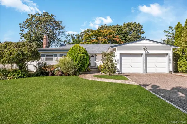 52 Voorhis DR, Old Bethpage, NY 11804