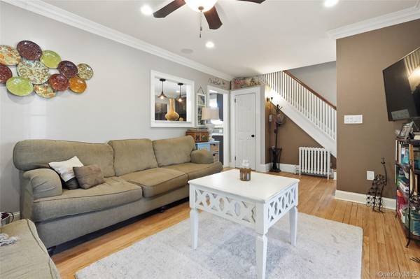 2913 Davis ST, Oceanside, NY 11572