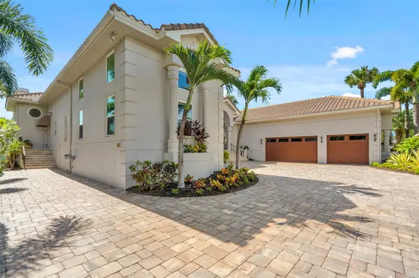 6320 PASADENA POINT BLVD, Gulfport, FL 33707