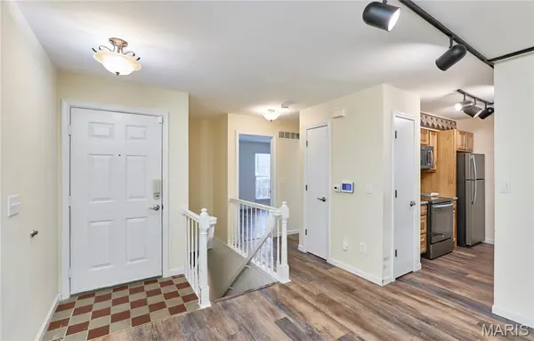 146 Old Buggy CT #A, St Charles, MO 63304