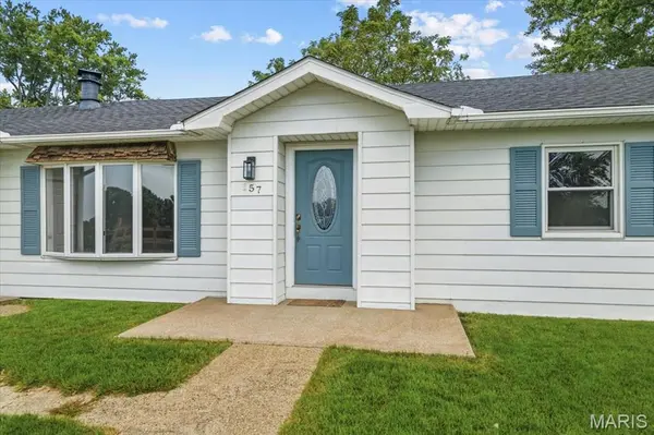 157 Munzert DR, Glen Carbon, IL 62034
