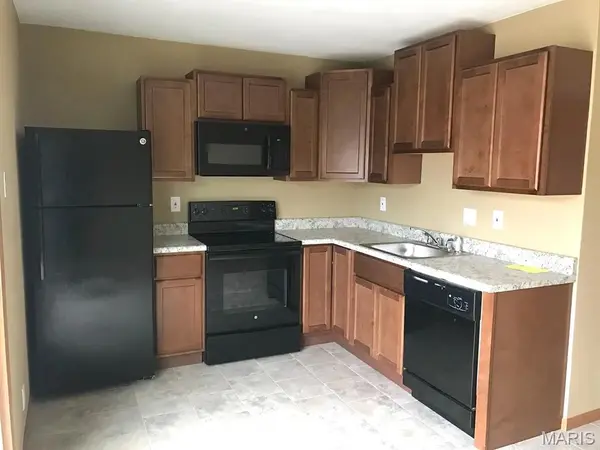 18 SARPY RD #D, Belleville, IL 62221