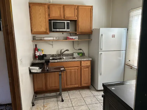 9148 S Burnside AVE, Chicago, IL 60619