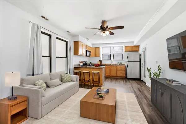 1627 W Columbia AVE #1E, Chicago, IL 60626