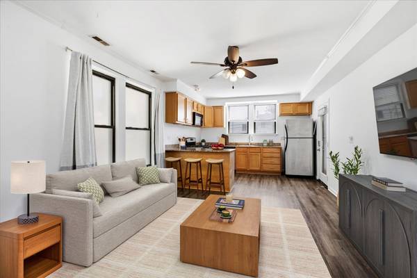 1627 W Columbia AVE #1E, Chicago, IL 60626