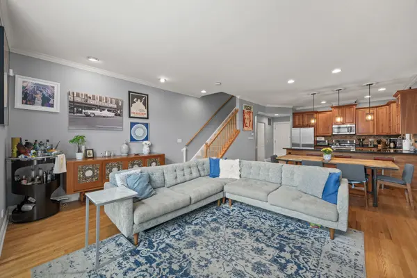 708 W Schubert AVE #B, Chicago, IL 60614