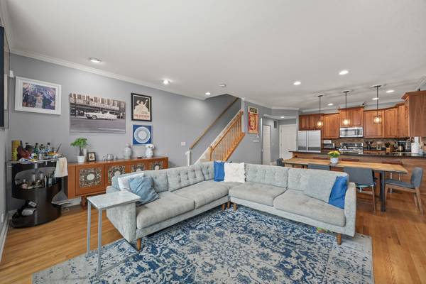 708 W Schubert AVE #B, Chicago, IL 60614