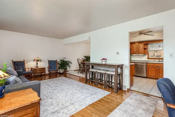 5443 W 83 PL, Burbank, IL 60459
