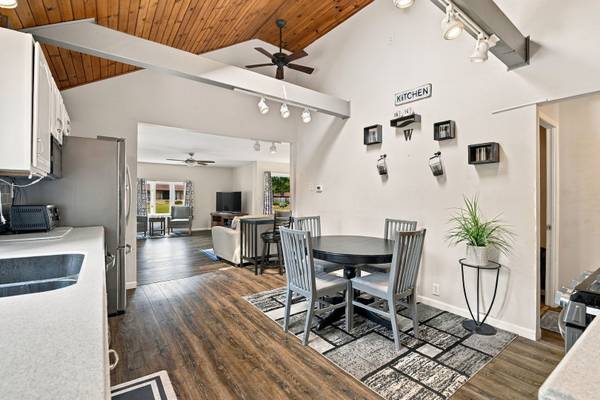 245 W Southmor RD, Morris, IL 60450