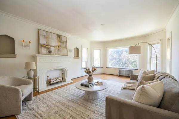 8722 S Harper AVE, Chicago, IL 60619