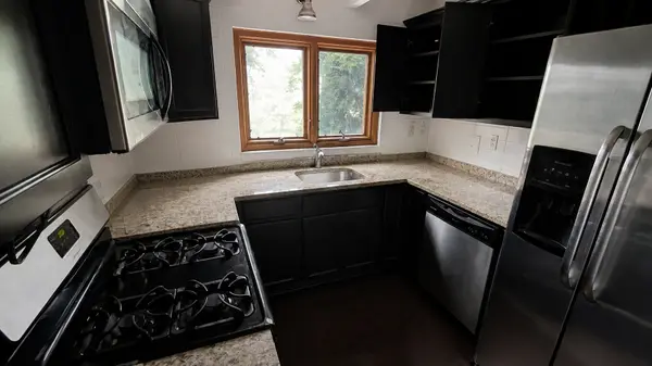 1122 W Lunt AVE #2D, Chicago, IL 60626