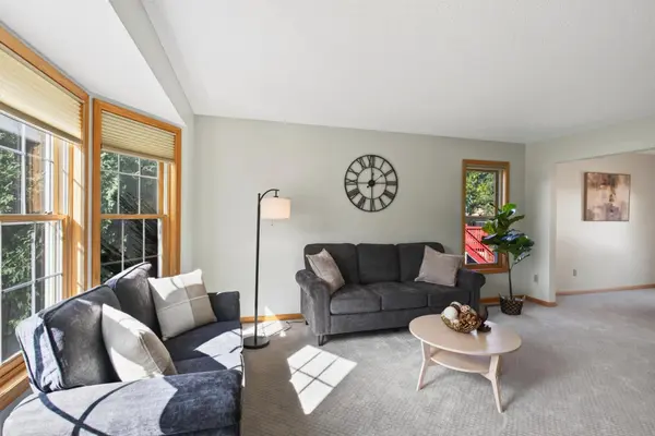 1781 Brighton TRL, Woodbury, MN 55125