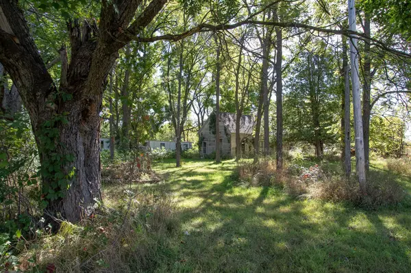 617 Central DR E, Braham, MN 55006
