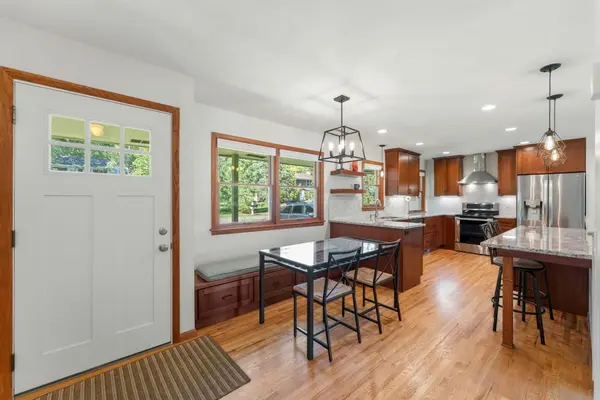 17807 Susan LN, Minnetonka, MN 55345