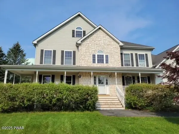 110 Overlook LN, Lords Valley, PA 18428