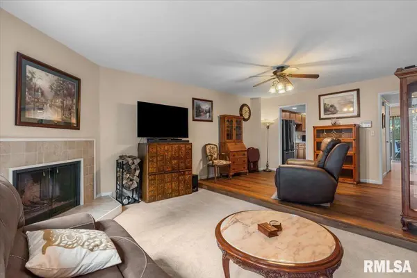 19 COUNTRY PL #19, Springfield, IL 62703