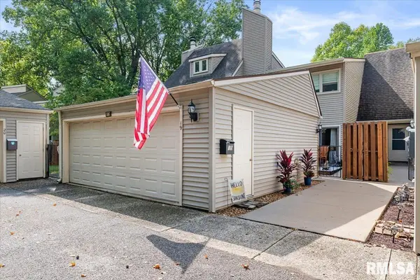 19 COUNTRY PL #19, Springfield, IL 62703