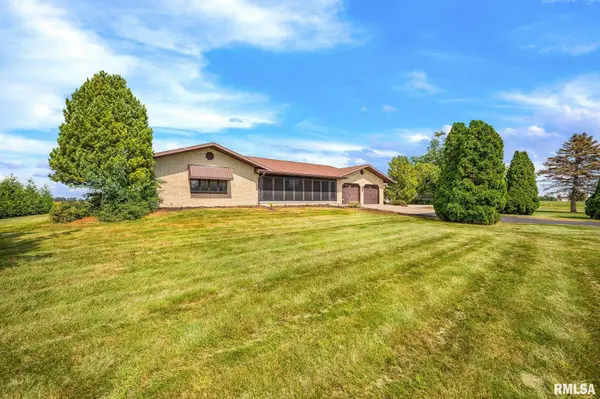 18067 DEE MAC RD, Mackinaw, IL 61755