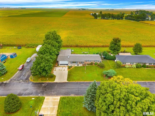 204 W JOSEPH ST, Roanoke, IL 61561