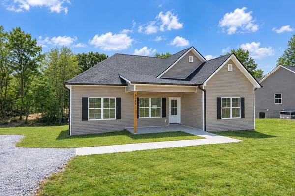1264 Old County House Rd, Charlotte, TN 37036