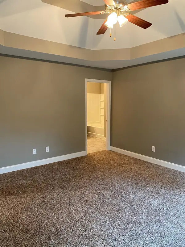 1847 Rains Rd, Clarksville, TN 37042