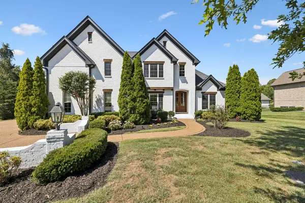 1005 Orchard Hill Ct, Arrington, TN 37014