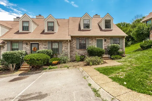 101 Deerpoint Ln, Hendersonville, TN 37075