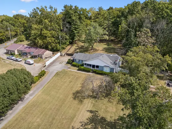 1332 S Dickerson Rd, Goodlettsville, TN 37072