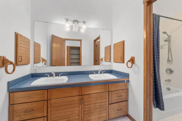 399 S Seneca, Wellington, KS 67152
