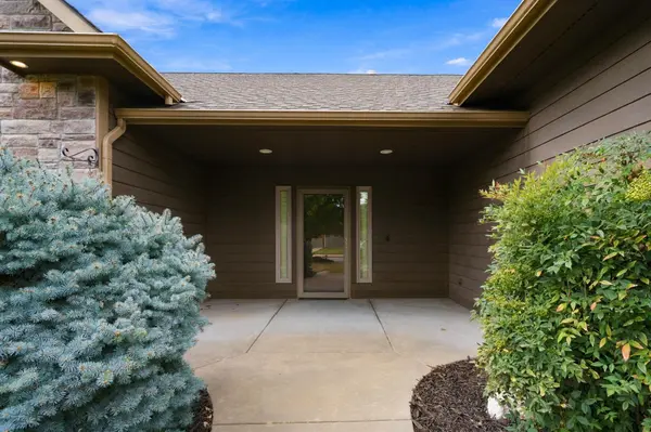 1209 S Arbor Meadows St, Derby, KS 67037