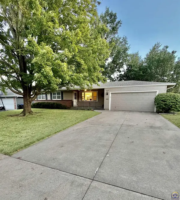5609 SW 24th ST, Topeka, KS 66614