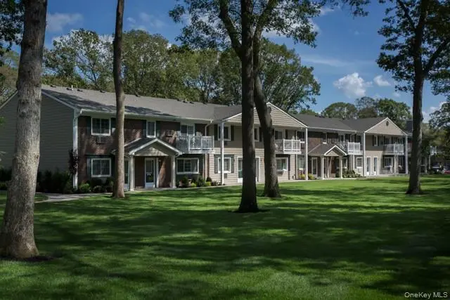 13 Margate PL #1302b, Coram, NY 11727