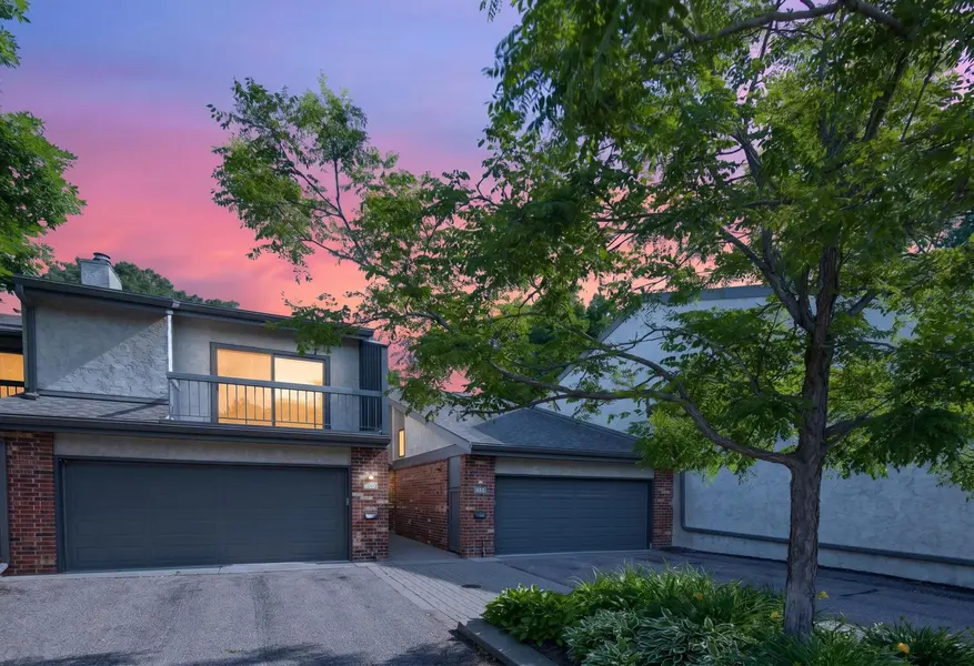 6066 Blake Ridge RD, Edina, MN 55436