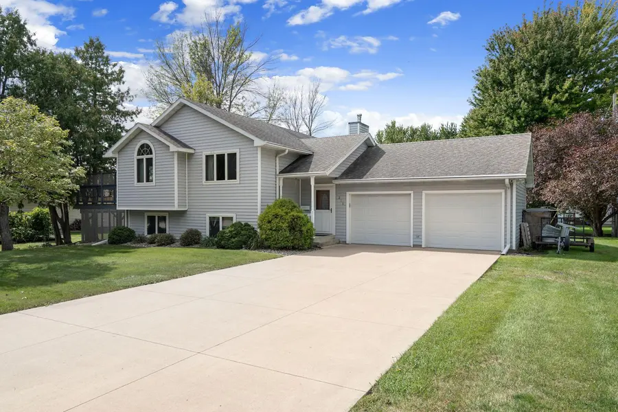 210 Hilltop AVE, Owatonna, MN 55060