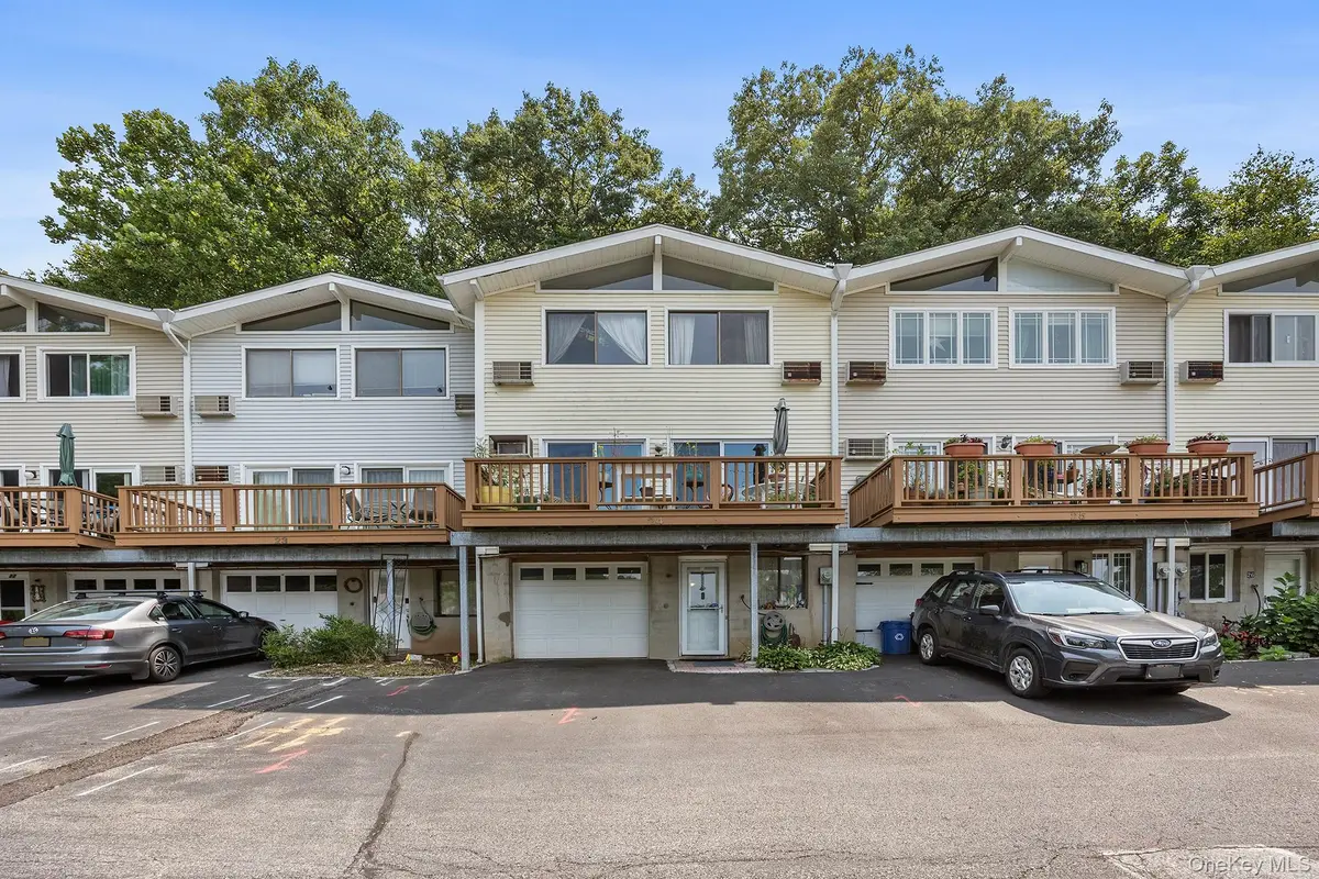 24 Scenic CIR #24, Croton-on-hudson, NY 10520